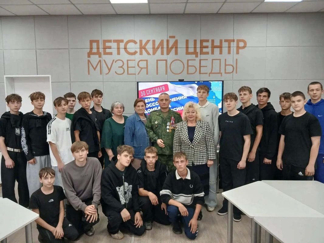 Мы будем помнить ваш подвиг вечно! Мы будем помнить ваш подвиг вечно!