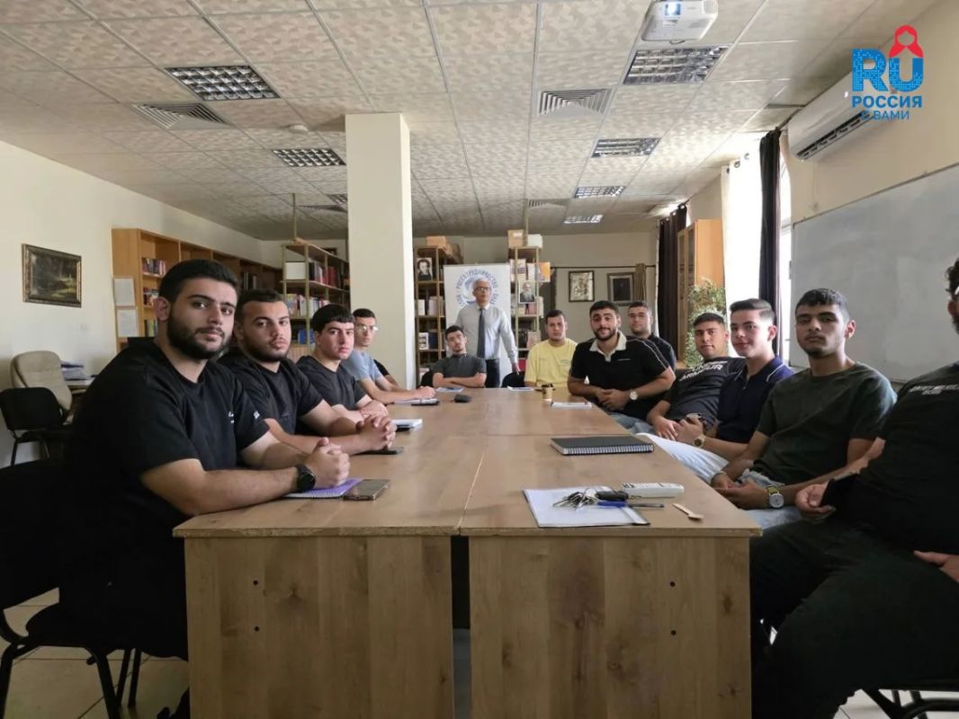 В Русских домах прошли мероприятия ко Дню воссоединения Донецкой и Луганской народных республик, Запорожской и Херсонской областей с Российской Федерацией В Русских домах прошли мероприятия ко Дню воссоединения Донецкой и Луганской народных республик, Запорожской и Херсонской областей с Российской Федерацией