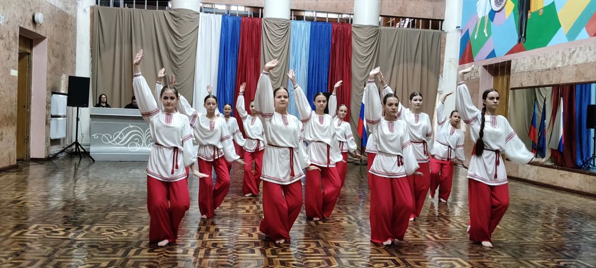 30 сентября в Молодогвардейском Дворце культуры «Юность» состоялась праздничная концертная программа «Важный день для каждого из нас!», посвящённая годовщине подписания в Кремле договоров о принятии новых территорий в состав... 30 сентября в Молодогвардейском Дворце культуры «Юность» состоялась праздничная концертная программа «Важный день для каждого из нас!», посвящённая годовщине подписания в Кремле договоров о принятии новых территорий в состав...