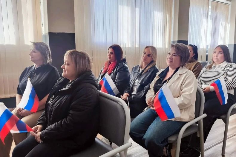 В пгт Шахтерский организована мультимедийная презентация «Моя Великая Россия», приуроченная ко дню воссоединения ЛНР с Россией В пгт Шахтерский организована мультимедийная презентация «Моя Великая Россия», приуроченная ко дню воссоединения ЛНР с Россией