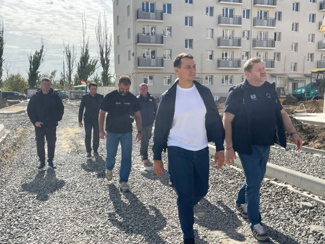 В Мариуполе обсудили вопросы компенсационного жилья и восстановления многоквартирных домов В Мариуполе обсудили вопросы компенсационного жилья и восстановления многоквартирных домов