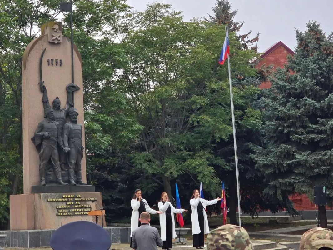 30 сентября — день, объединивший Луганскую Народную Республику с Россией 30 сентября — день, объединивший Луганскую Народную Республику с Россией