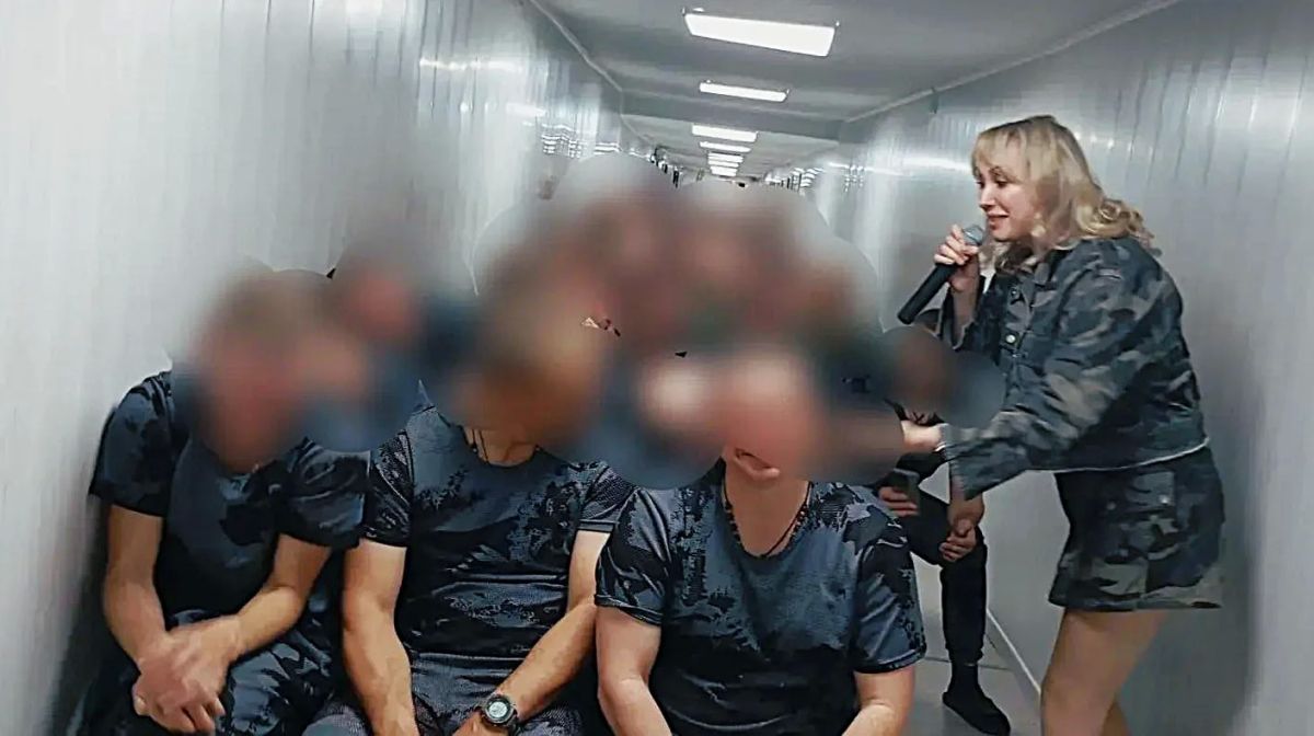От ОПЛОТа с любовью: в Беловодском округе прошел концерт для бойцов в честь воссоединения От ОПЛОТа с любовью: в Беловодском округе прошел концерт для бойцов в честь воссоединения