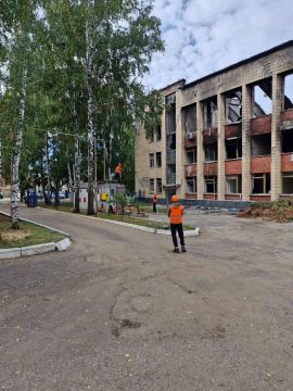 В Марковке начали подготовку к демонтажу аварийного здания администрации округа