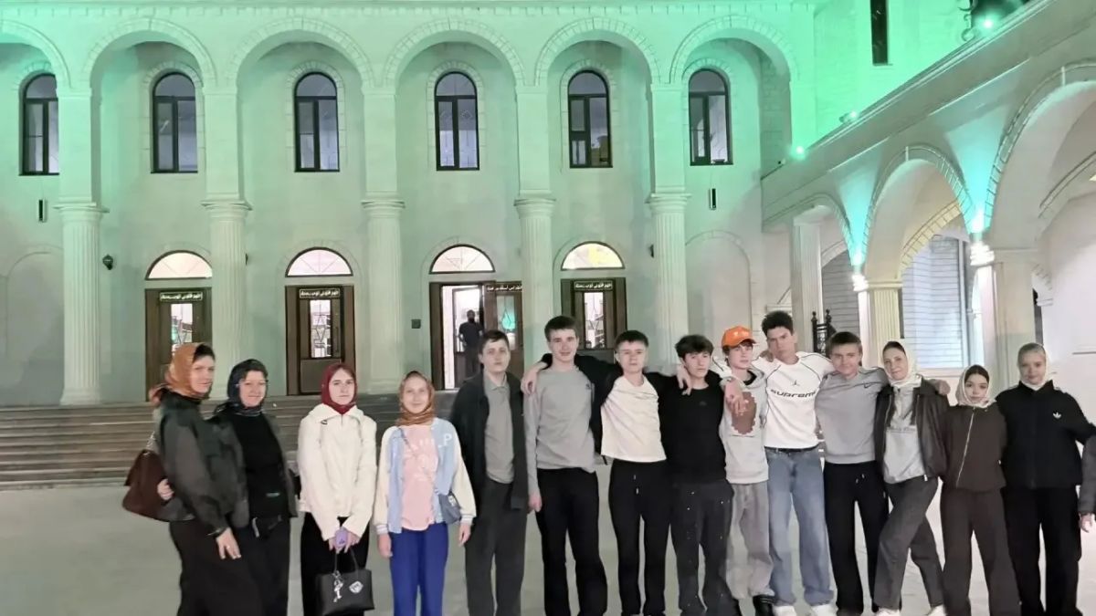 Делегация школы №4 Красного Луча приняла участие в фестивале «Герои нашего времени» в Карачаево-Черкесии Делегация школы №4 Красного Луча приняла участие в фестивале «Герои нашего времени» в Карачаево-Черкесии