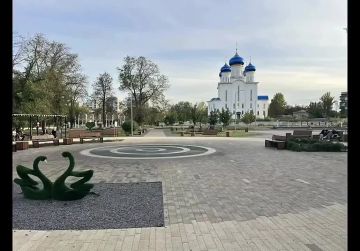 Коллектив отделения № 1 г. Краснодона и Краснодонского района МФЦ ЛНР в честь праздника - Дня воссоединения - подготовили видеопоздравление