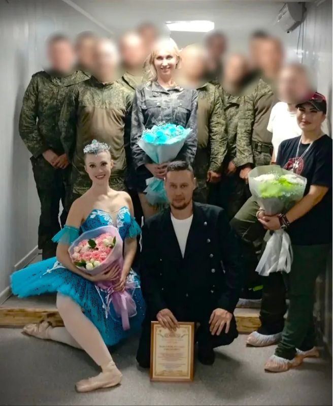 От ОПЛОТа с любовью: в Беловодском округе прошел концерт для бойцов в честь воссоединения От ОПЛОТа с любовью: в Беловодском округе прошел концерт для бойцов в честь воссоединения