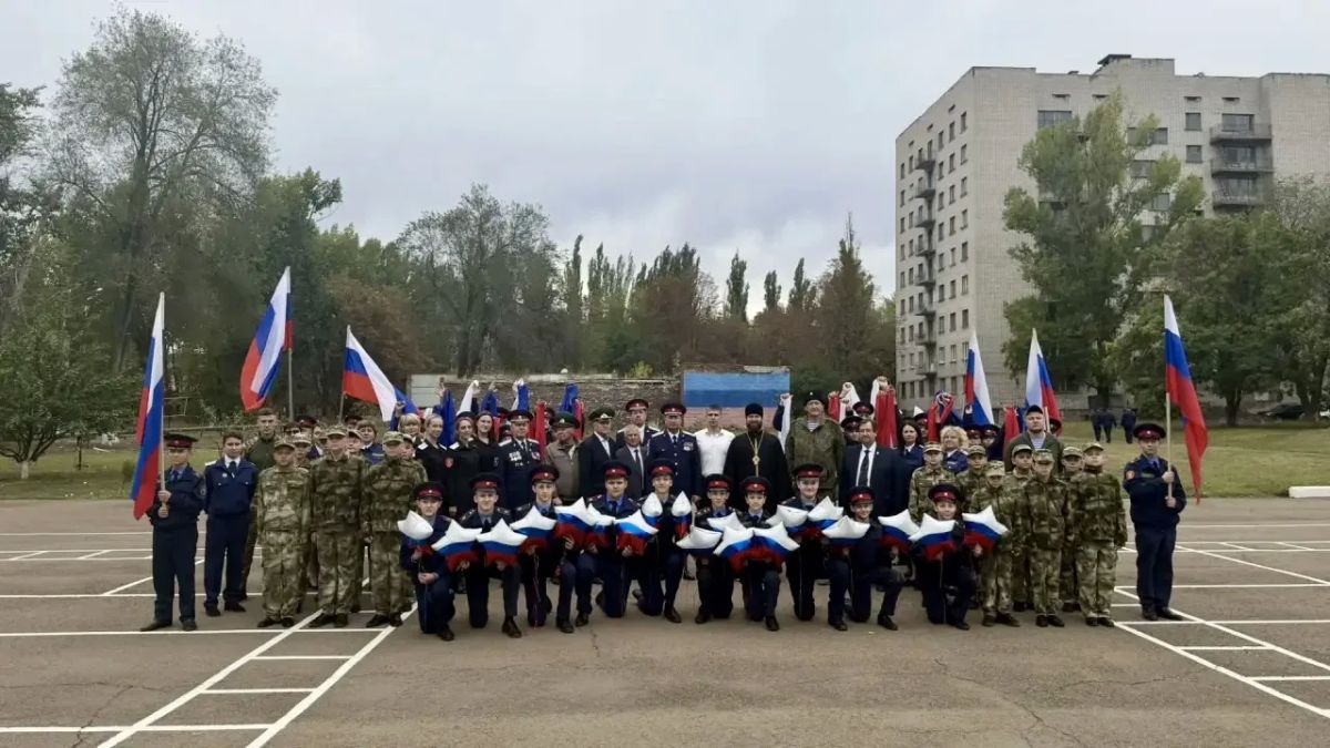 30 сентября на базе Луганского казачьего кадетского корпуса состоялось открытие Спартакиады, посвящённой Дню воссоединения Луганской Народной Республики с Российской Федерацией 30 сентября на базе Луганского казачьего кадетского корпуса состоялось открытие Спартакиады, посвящённой Дню воссоединения Луганской Народной Республики с Российской Федерацией