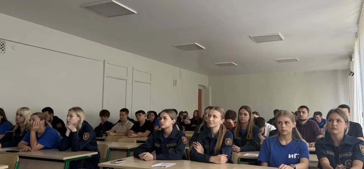 Сотрудники Луганского ЛО МВД России на транспорте встретились со студентами ЛГУ им. В. Даля Сотрудники Луганского ЛО МВД России на транспорте встретились со студентами ЛГУ им. В. Даля