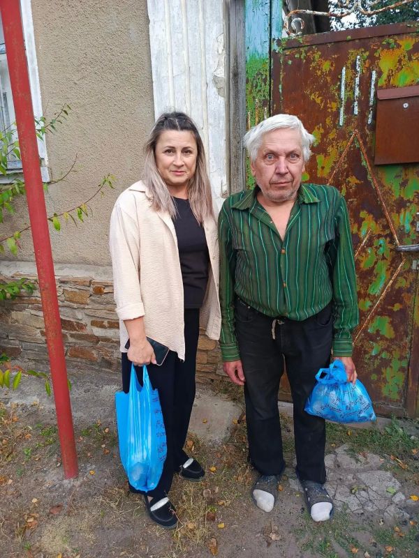 В поселке Красный Яр поздравили своих пожилых жителей В поселке Красный Яр поздравили своих пожилых жителей