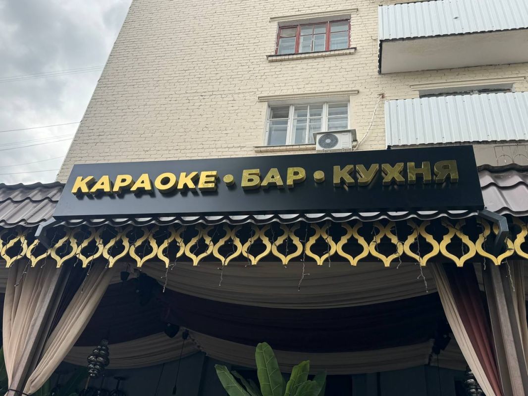 Хорошая вывеска — это первое, что видит клиент Хорошая вывеска — это первое, что видит клиент