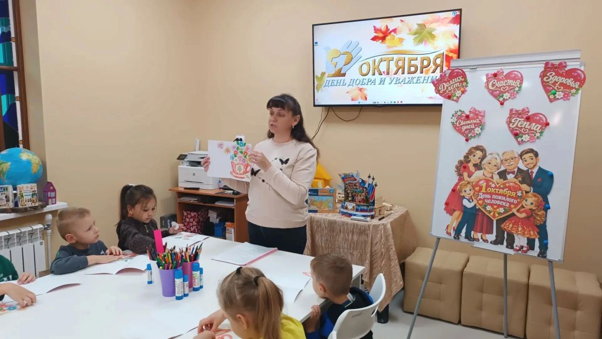 В Перевальском районном историческом музее прошел «День добра и уважения» В Перевальском районном историческом музее прошел «День добра и уважения»