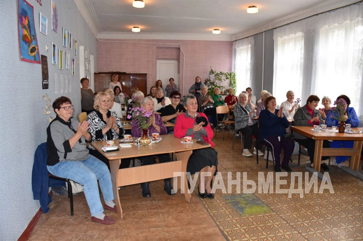 В Красном Луче состоялся концерт для участников Университета третьего возраста В Красном Луче состоялся концерт для участников Университета третьего возраста