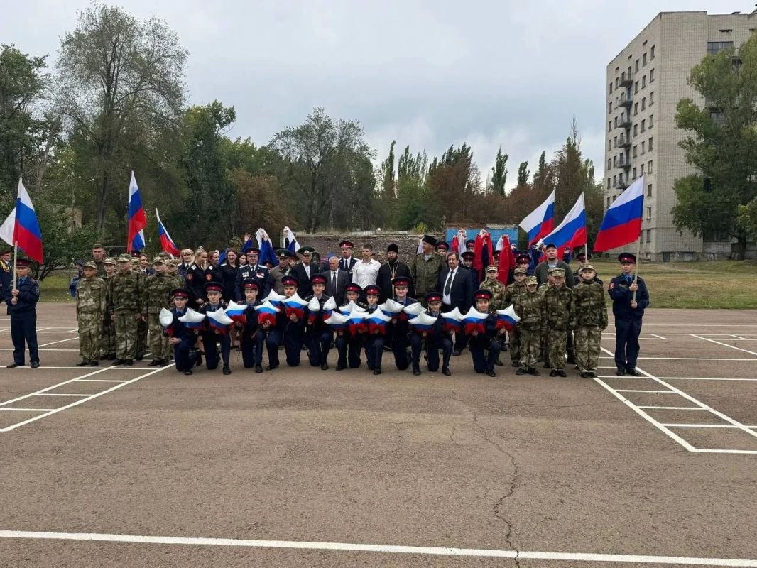 30 сентября на базе Луганского казачьего кадетского корпуса состоялись военно-спортивные игры, в которых приняли участие воспитанники кадетского (казачьего) класса ГБОУ ЛНР «Краснодонский УВК им. В. Парсанова». Мероприятие... 30 сентября на базе Луганского казачьего кадетского корпуса состоялись военно-спортивные игры, в которых приняли участие воспитанники кадетского (казачьего) класса ГБОУ ЛНР «Краснодонский УВК им. В. Парсанова». Мероприятие...