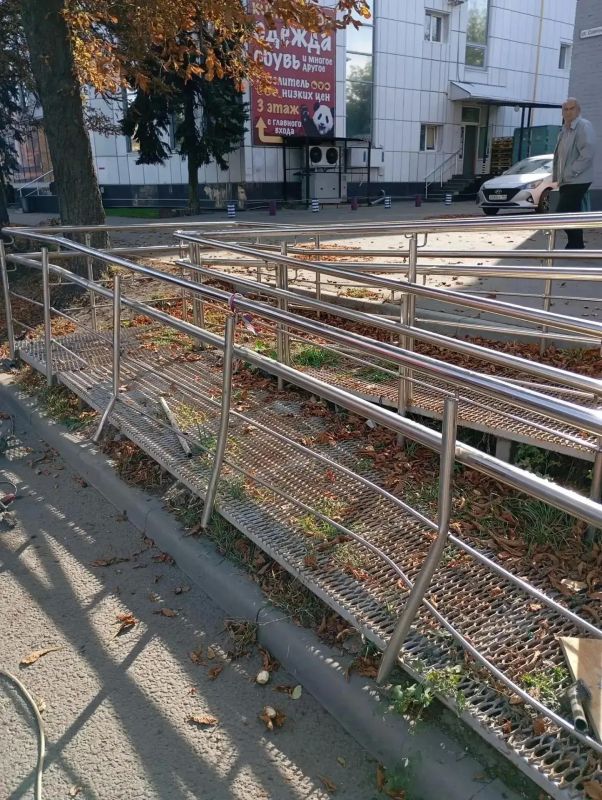 47 тонн смета и 17 километров разметки: будни дорожников Луганска 47 тонн смета и 17 километров разметки: будни дорожников Луганска