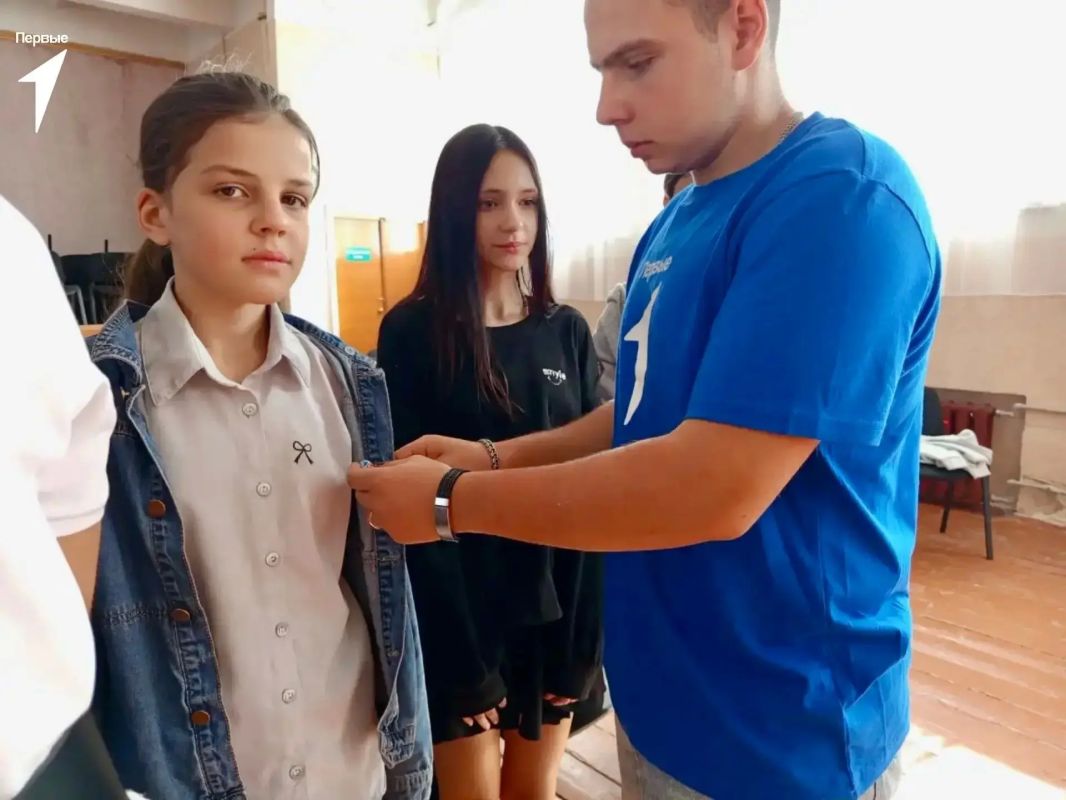 В Алчевске состоялись торжественные посвящения ребят в Пионеры Луганской Народной Республики В Алчевске состоялись торжественные посвящения ребят в Пионеры Луганской Народной Республики