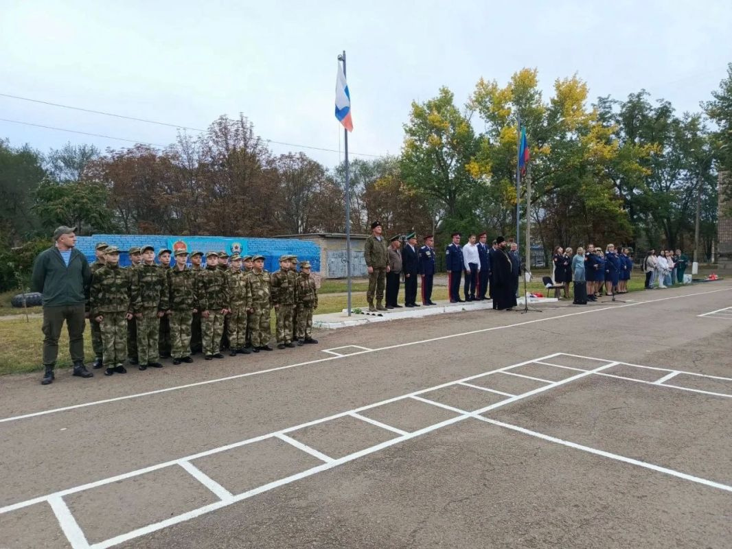 30 сентября на базе Луганского казачьего кадетского корпуса состоялись военно-спортивные игры, в которых приняли участие воспитанники кадетского (казачьего) класса ГБОУ ЛНР «Краснодонский УВК им. В. Парсанова». Мероприятие... 30 сентября на базе Луганского казачьего кадетского корпуса состоялись военно-спортивные игры, в которых приняли участие воспитанники кадетского (казачьего) класса ГБОУ ЛНР «Краснодонский УВК им. В. Парсанова». Мероприятие...