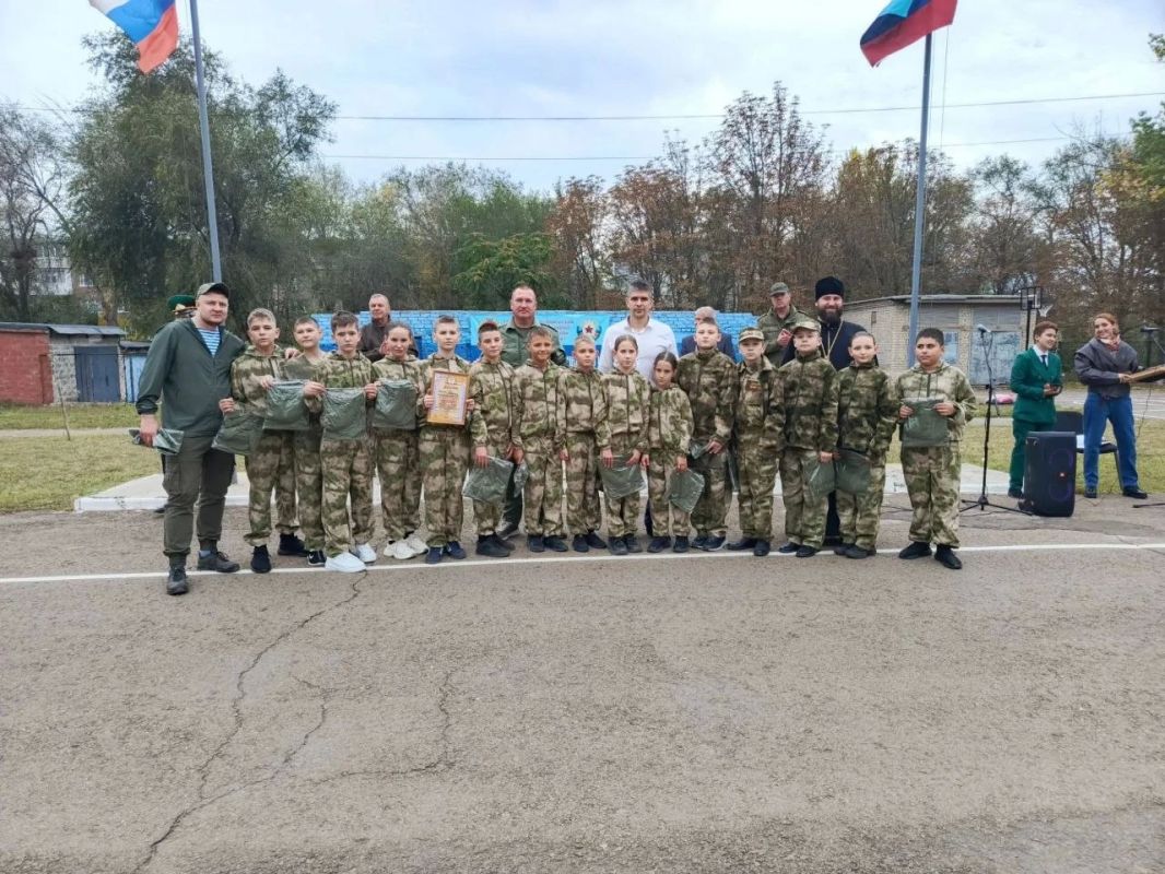 30 сентября на базе Луганского казачьего кадетского корпуса состоялись военно-спортивные игры, в которых приняли участие воспитанники кадетского (казачьего) класса ГБОУ ЛНР «Краснодонский УВК им. В. Парсанова». Мероприятие... 30 сентября на базе Луганского казачьего кадетского корпуса состоялись военно-спортивные игры, в которых приняли участие воспитанники кадетского (казачьего) класса ГБОУ ЛНР «Краснодонский УВК им. В. Парсанова». Мероприятие...