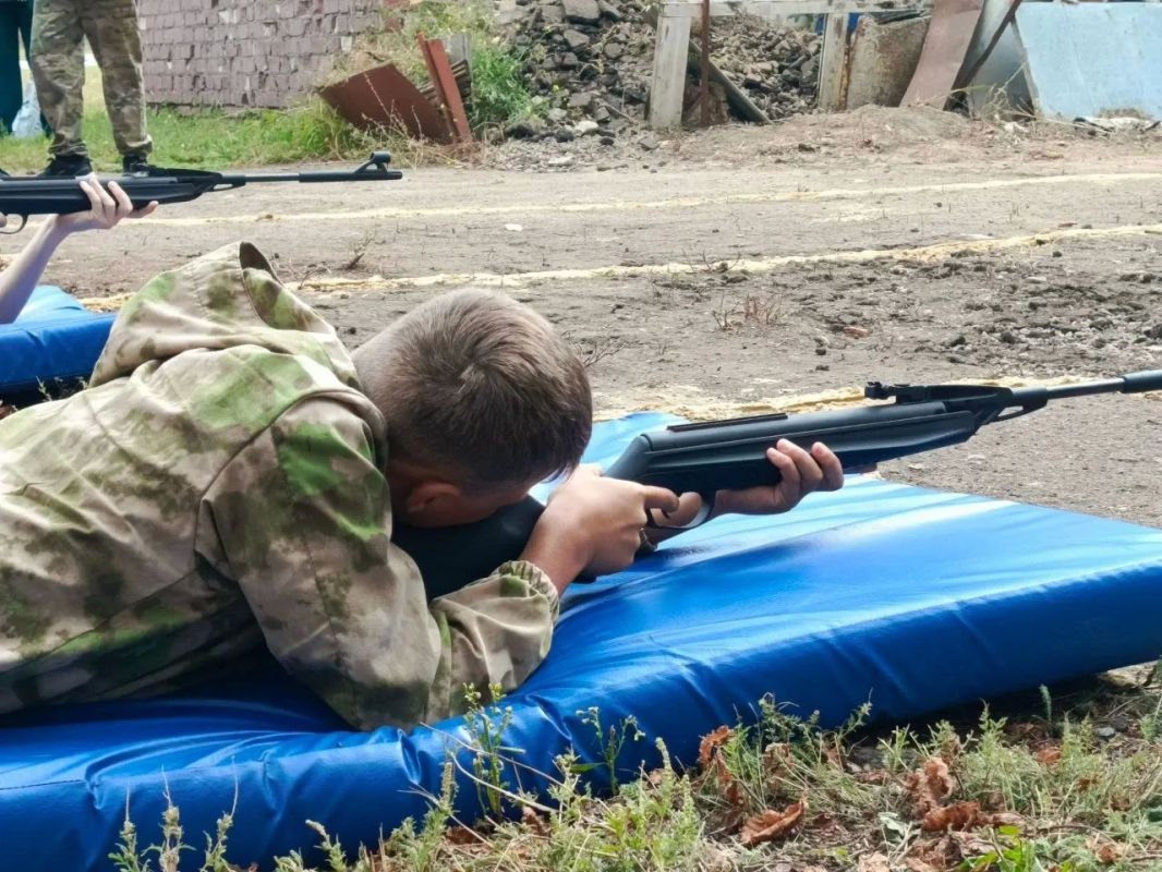 30 сентября на базе Луганского казачьего кадетского корпуса состоялись военно-спортивные игры, в которых приняли участие воспитанники кадетского (казачьего) класса ГБОУ ЛНР «Краснодонский УВК им. В. Парсанова». Мероприятие...