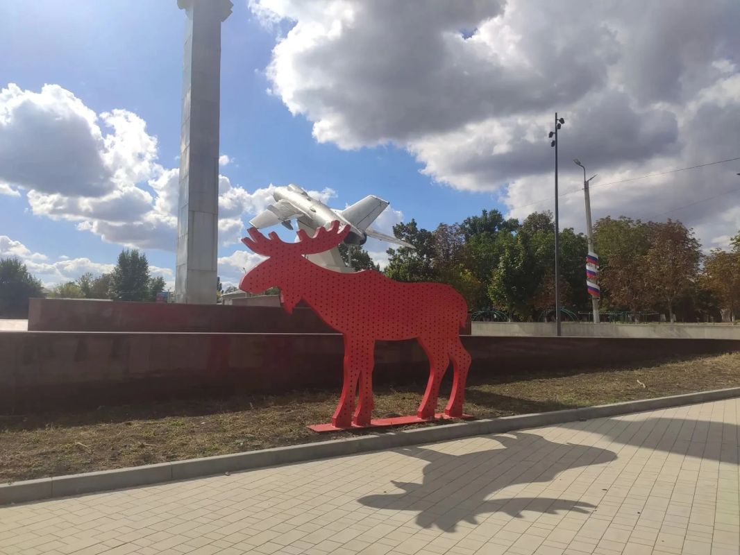 В Ровеньках продолжается благоустройство площади Коми по Народной программе Единой России В Ровеньках продолжается благоустройство площади Коми по Народной программе Единой России