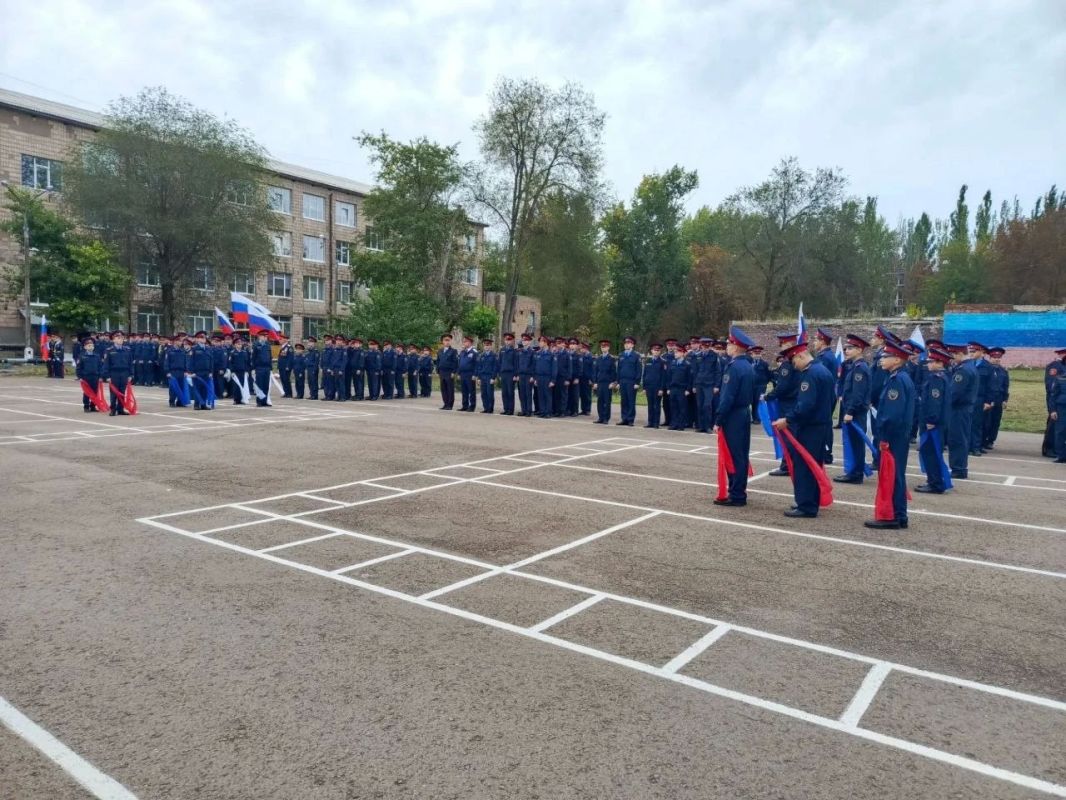 30 сентября на базе Луганского казачьего кадетского корпуса состоялись военно-спортивные игры, в которых приняли участие воспитанники кадетского (казачьего) класса ГБОУ ЛНР «Краснодонский УВК им. В. Парсанова». Мероприятие... 30 сентября на базе Луганского казачьего кадетского корпуса состоялись военно-спортивные игры, в которых приняли участие воспитанники кадетского (казачьего) класса ГБОУ ЛНР «Краснодонский УВК им. В. Парсанова». Мероприятие...