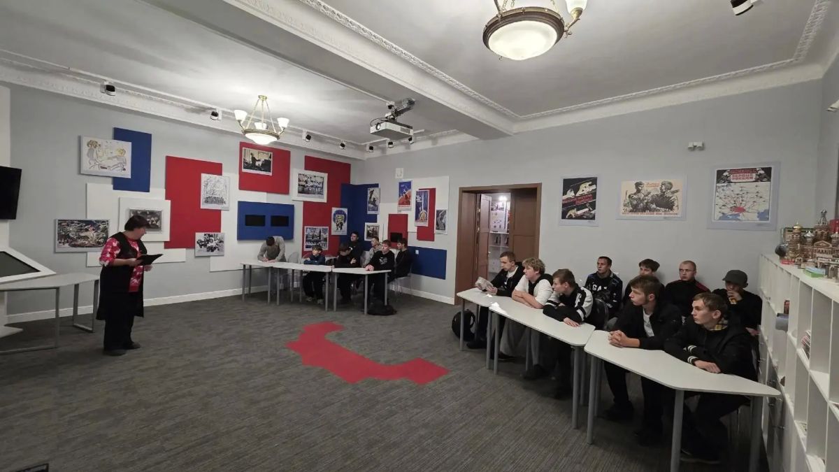 В Лутугинском доме культуры прошла программа «В царстве Флоры и Фауны» В Лутугинском доме культуры прошла программа «В царстве Флоры и Фауны»
