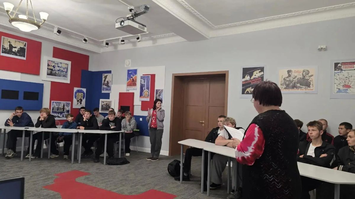 В Лутугинском доме культуры прошла программа «В царстве Флоры и Фауны» В Лутугинском доме культуры прошла программа «В царстве Флоры и Фауны»