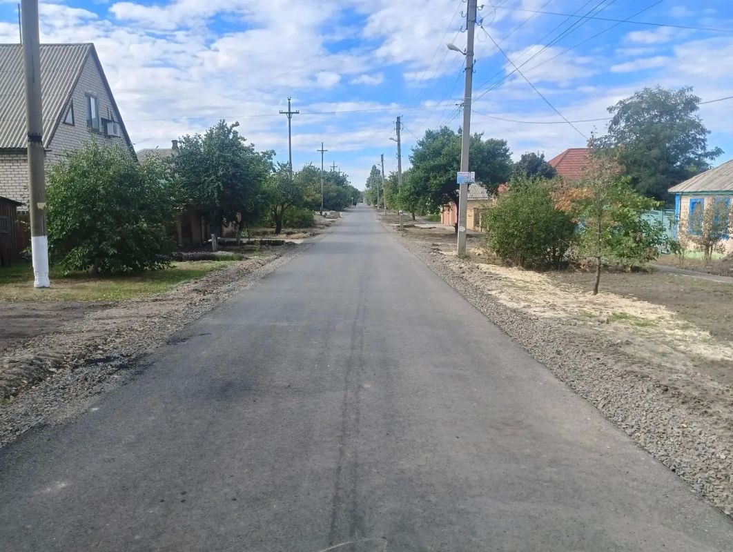 В Лутугино завершили капитальный ремонт дорог по улицам Пушкина и Маяковского В Лутугино завершили капитальный ремонт дорог по улицам Пушкина и Маяковского