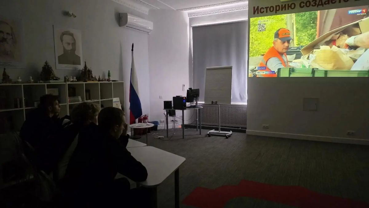 В Лутугинском доме культуры прошла программа «В царстве Флоры и Фауны» В Лутугинском доме культуры прошла программа «В царстве Флоры и Фауны»