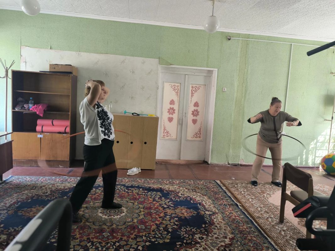 В Первомайском комплексном центре социального обслуживания населения (КЦСОН) всё большее внимание уделяют физической активности как ключевому инструменту поддержания качества жизни пожилых людей и граждан с инвалидностью В Первомайском комплексном центре социального обслуживания населения (КЦСОН) всё большее внимание уделяют физической активности как ключевому инструменту поддержания качества жизни пожилых людей и граждан с инвалидностью