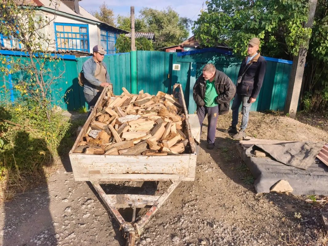 2 октября в рамках акции «Добрые дела», которая проходит на постоянной основе, отделом по обеспечению жизнедеятельности пгт Бугаёвка оказана помощь в заготовке и порубке дров для приготовления пищи Рудик Александру...