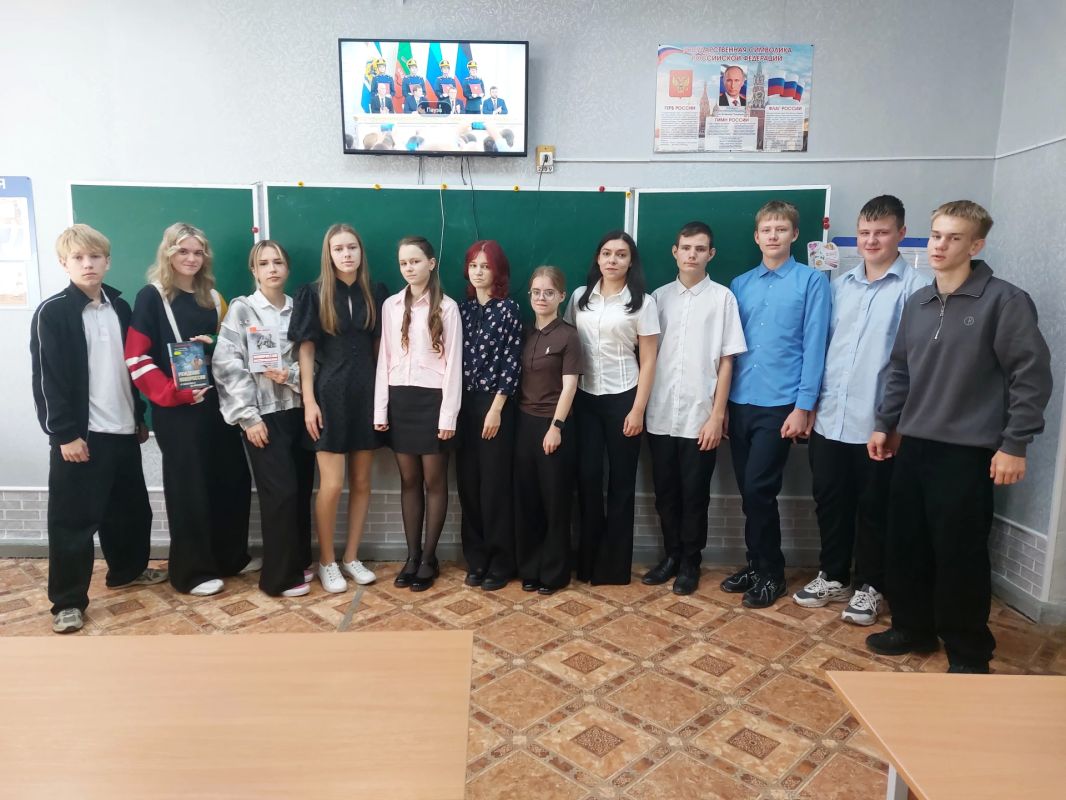 «Донбасс: длинная дорога домой» : в Славяносербской школе прошел тематический урок «Донбасс: длинная дорога домой» : в Славяносербской школе прошел тематический урок