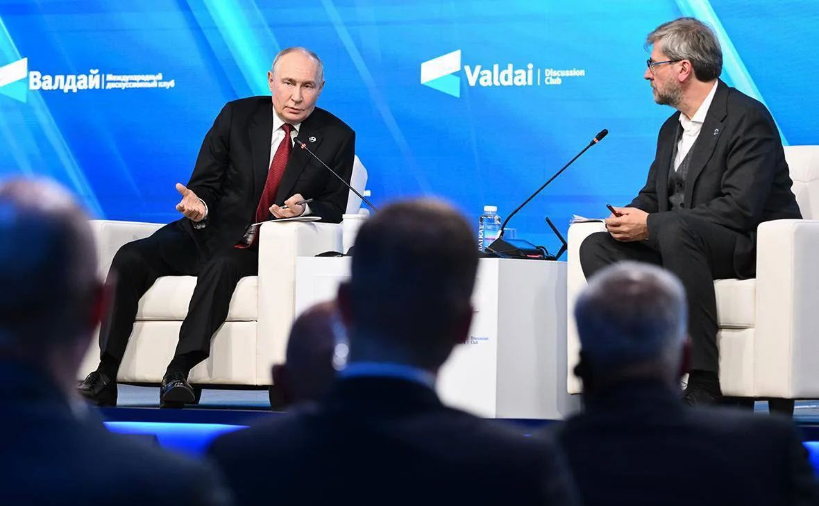 Владимир Путин заявил, что пользуется «не нейросетями, а администрацией президента»