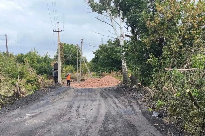 В посёлке городского типа Бирюково провели работы по планировке уличных дорог В посёлке городского типа Бирюково провели работы по планировке уличных дорог