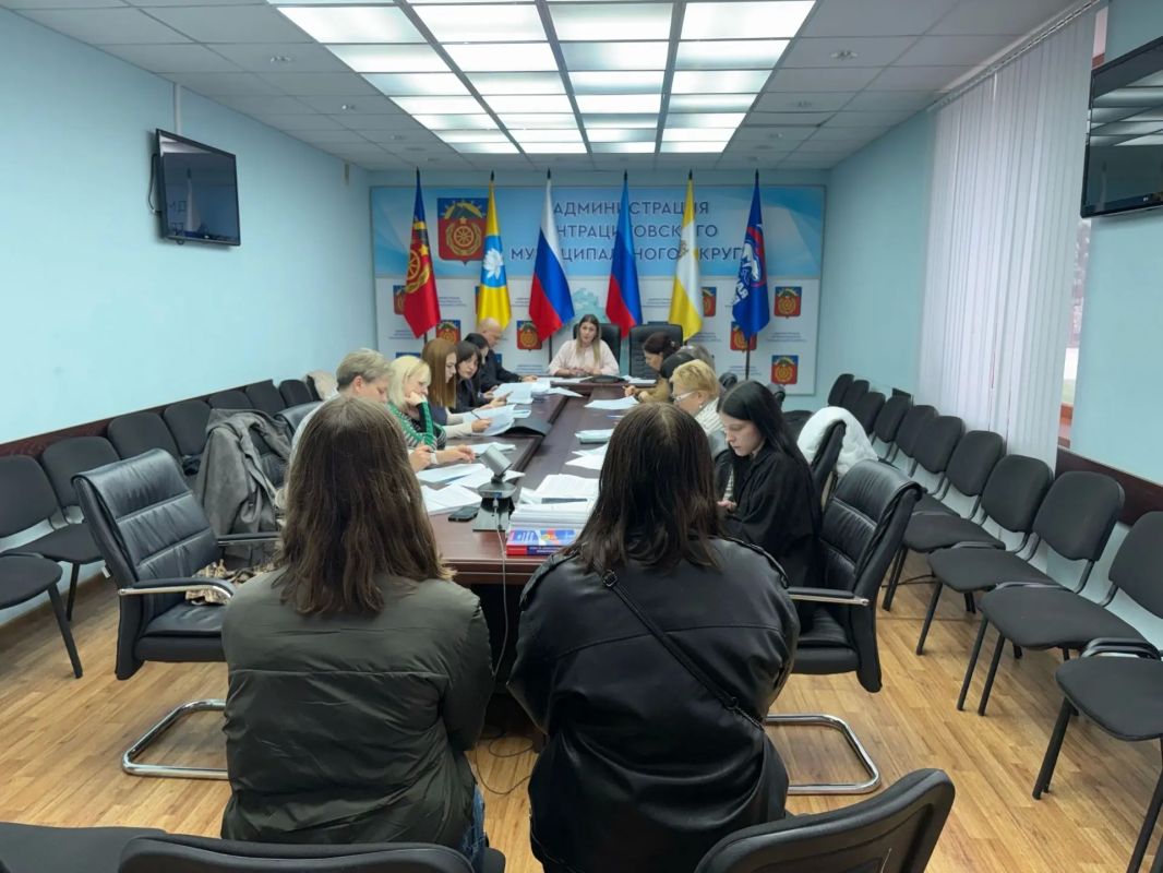 В Администрации Антрацитовского муниципального округа ЛНР состоялось очередное заседание комиссии по делам несовершеннолетних и защите их прав, на котором рассмотрено 21 административных дел, из них: В Администрации Антрацитовского муниципального округа ЛНР состоялось очередное заседание комиссии по делам несовершеннолетних и защите их прав, на котором рассмотрено 21 административных дел, из них: