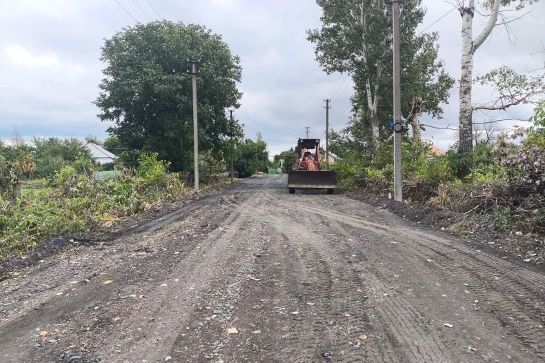 В посёлке городского типа Бирюково провели работы по планировке уличных дорог В посёлке городского типа Бирюково провели работы по планировке уличных дорог