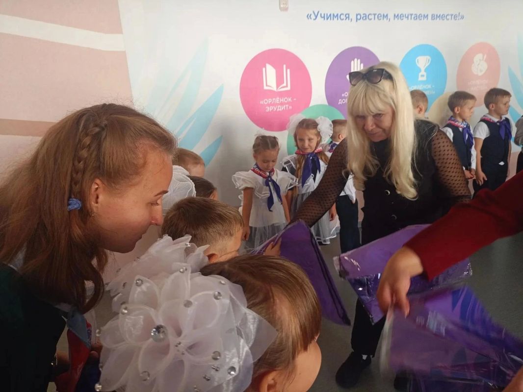Торжественное посвящение первоклассников в «Орлята России» Торжественное посвящение первоклассников в «Орлята России»