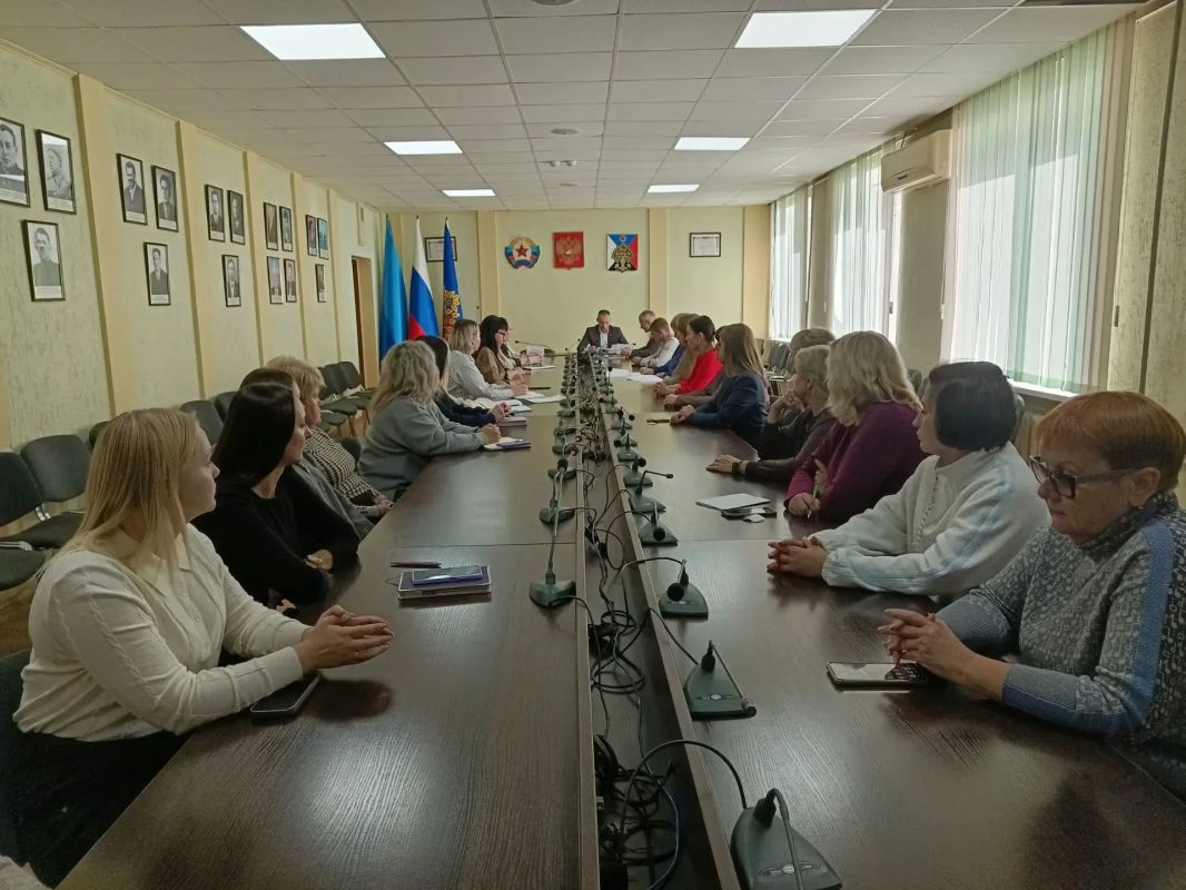 Сегодня в Ровеньках состоялось заседание Совета городского округа муниципальное образование городской округ город Ровеньки Луганской Народной Республики