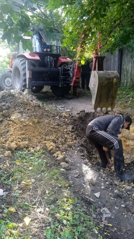 От себя лично и от имени всех жителей округа хочу выразить искреннюю благодарность сотрудникам МУП КМО «Кременское ВКХ» От себя лично и от имени всех жителей округа хочу выразить искреннюю благодарность сотрудникам МУП КМО «Кременское ВКХ»