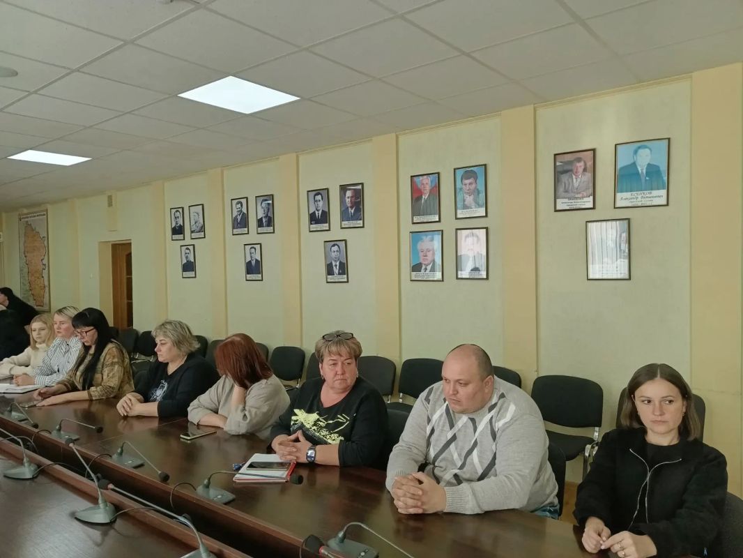 Сегодня в Ровеньках состоялось заседание Совета городского округа муниципальное образование городской округ город Ровеньки Луганской Народной Республики Сегодня в Ровеньках состоялось заседание Совета городского округа муниципальное образование городской округ город Ровеньки Луганской Народной Республики