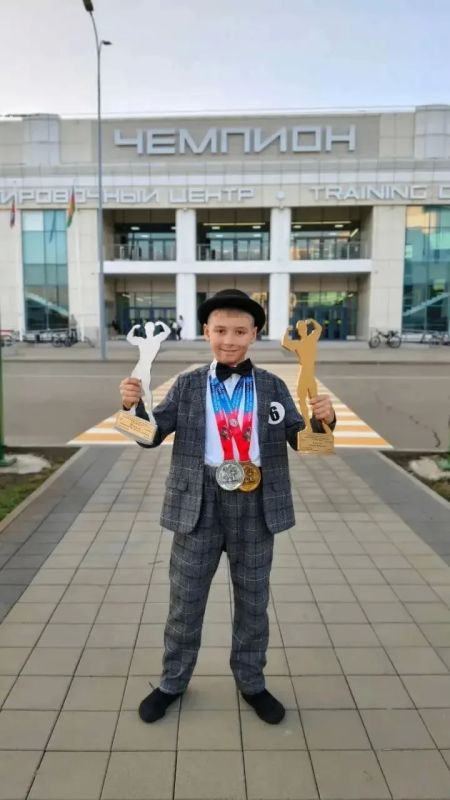 Более 10 медалей завоевала сборная ЛНР на Всероссийских соревнованиях по бодибилдингу Более 10 медалей завоевала сборная ЛНР на Всероссийских соревнованиях по бодибилдингу