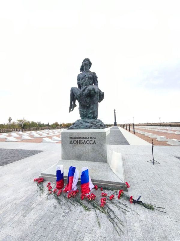 «ЗЕМЛЯ ПАМЯТИ»: ИЗ ЛУГАНСКА — В РЕГИОНЫ РОССИИ «ЗЕМЛЯ ПАМЯТИ»: ИЗ ЛУГАНСКА — В РЕГИОНЫ РОССИИ