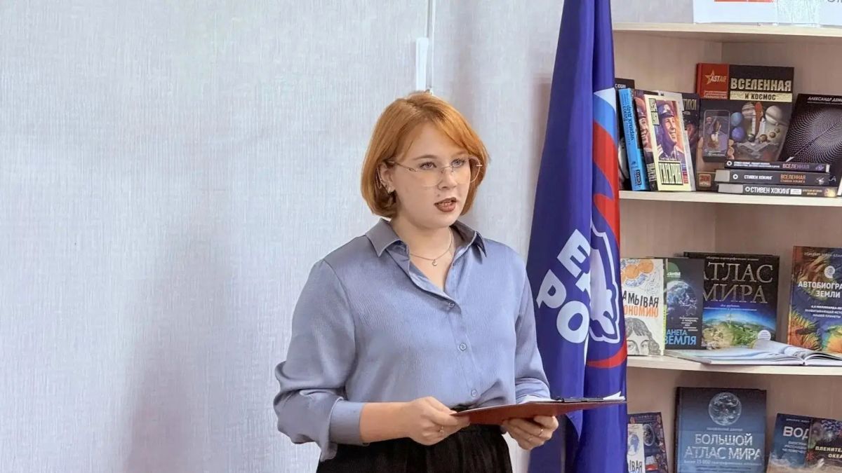 Сотрудники ПДН пообщались со школьниками Красного Луча на тематическом классном часе «Молодёжь выбирает здоровье» Сотрудники ПДН пообщались со школьниками Красного Луча на тематическом классном часе «Молодёжь выбирает здоровье»