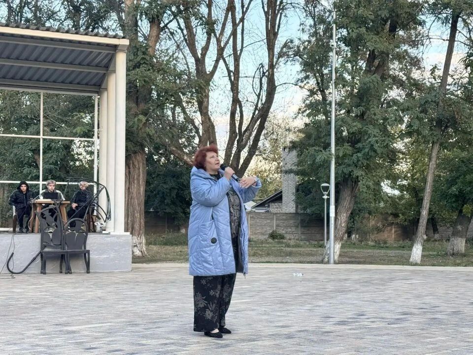 3 октября в парке культуры и отдыха имени «Молодой гвардии» было по-особенному уютно и оживленно 3 октября в парке культуры и отдыха имени «Молодой гвардии» было по-особенному уютно и оживленно