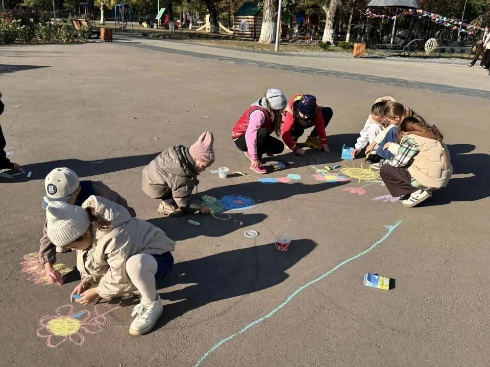 3 октября в парке культуры и отдыха имени «Молодой гвардии» было по-особенному уютно и оживленно 3 октября в парке культуры и отдыха имени «Молодой гвардии» было по-особенному уютно и оживленно