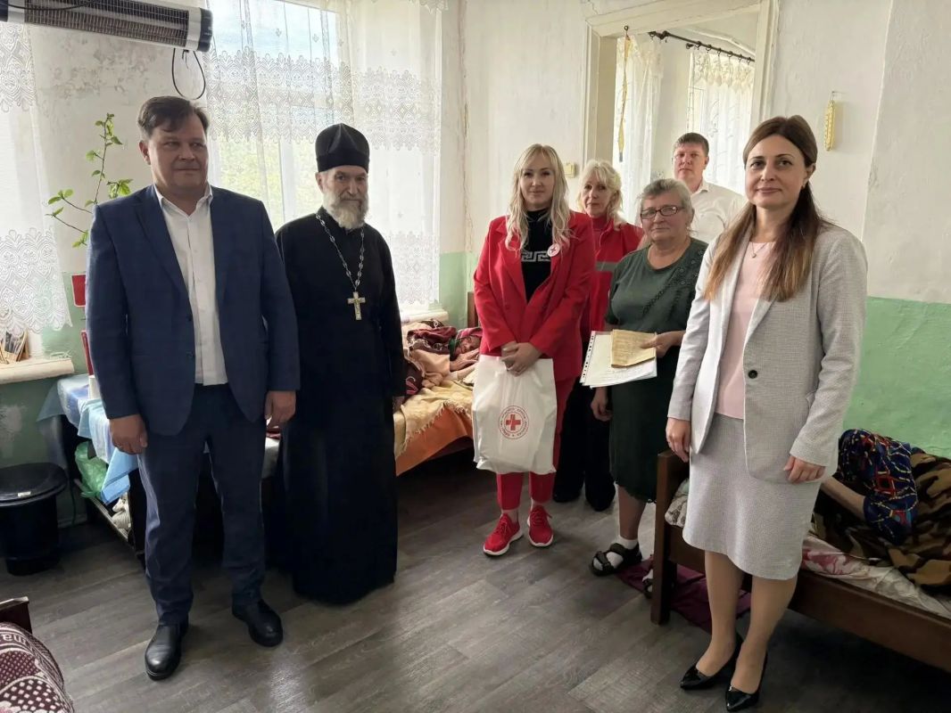 Забота без выходных: единороссы навестили старшее поколение в Доме престарелых в селе Евсуг Забота без выходных: единороссы навестили старшее поколение в Доме престарелых в селе Евсуг