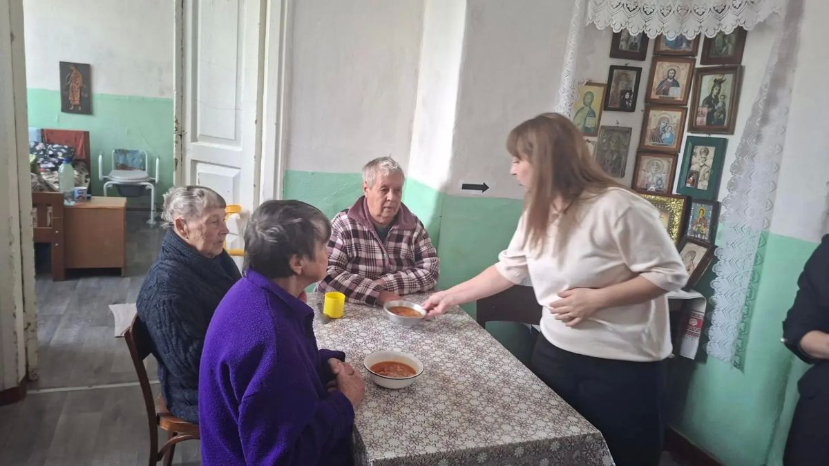 Забота без выходных: единороссы навестили старшее поколение в Доме престарелых в селе Евсуг Забота без выходных: единороссы навестили старшее поколение в Доме престарелых в селе Евсуг