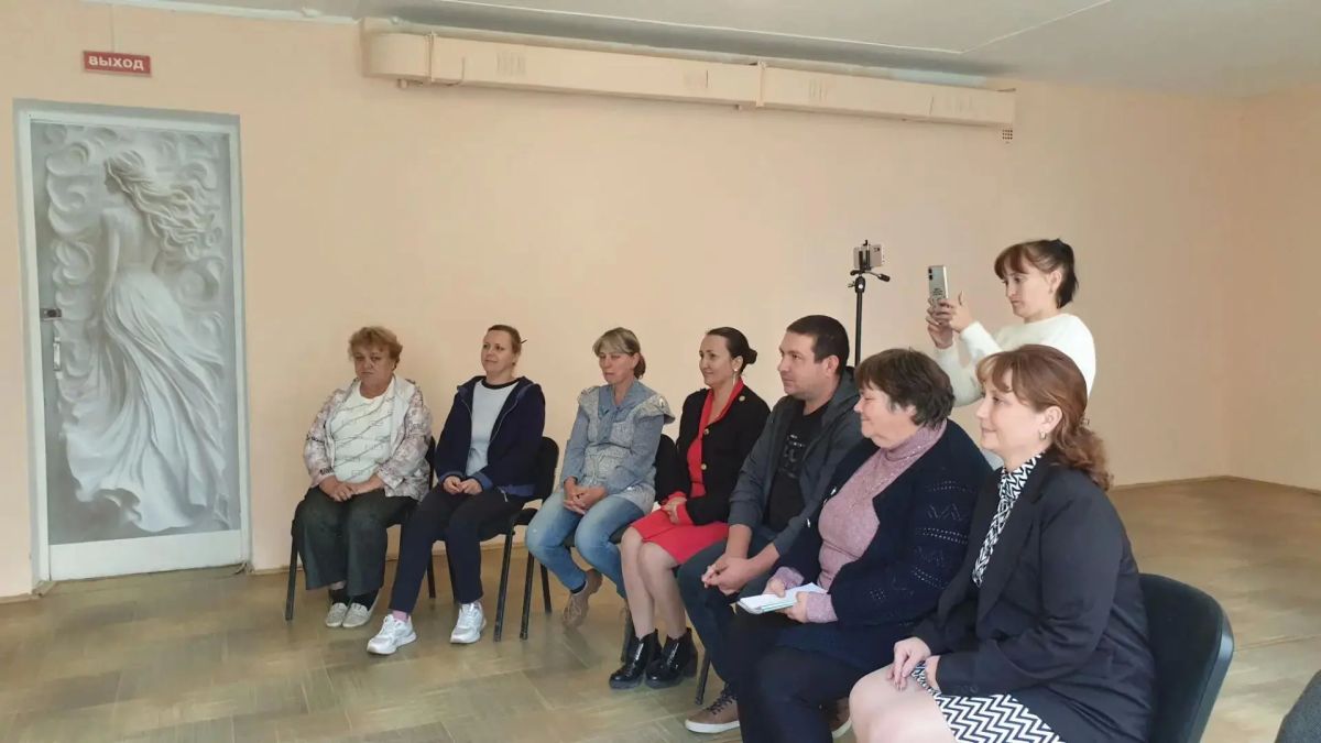 В Голубовской сельской школе Кременского МО в честь Дня учителя состоялся тёплый праздничный мини-концерт В Голубовской сельской школе Кременского МО в честь Дня учителя состоялся тёплый праздничный мини-концерт