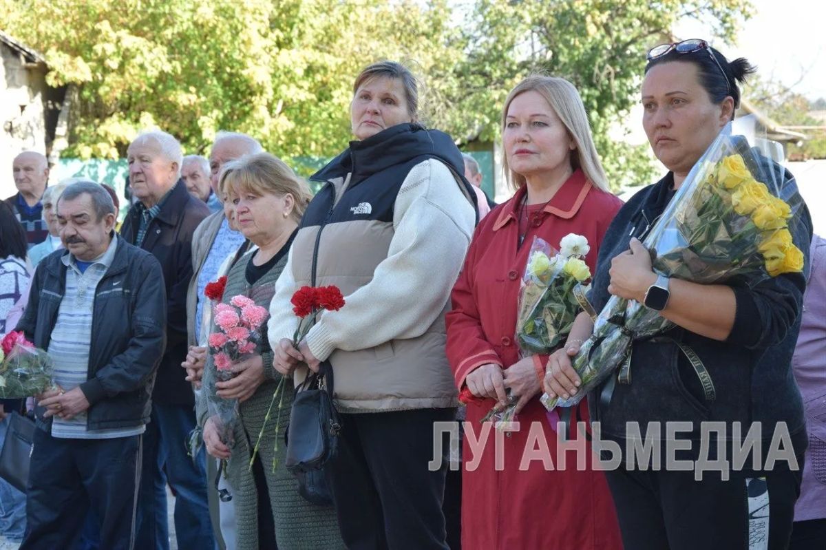В Степовом торжественно открыли «Аллею памяти» В Степовом торжественно открыли «Аллею памяти»