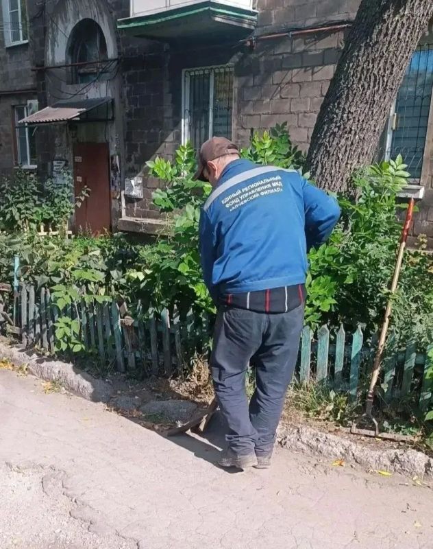 Коммунальными службами проведены работы на территории города Коммунальными службами проведены работы на территории города